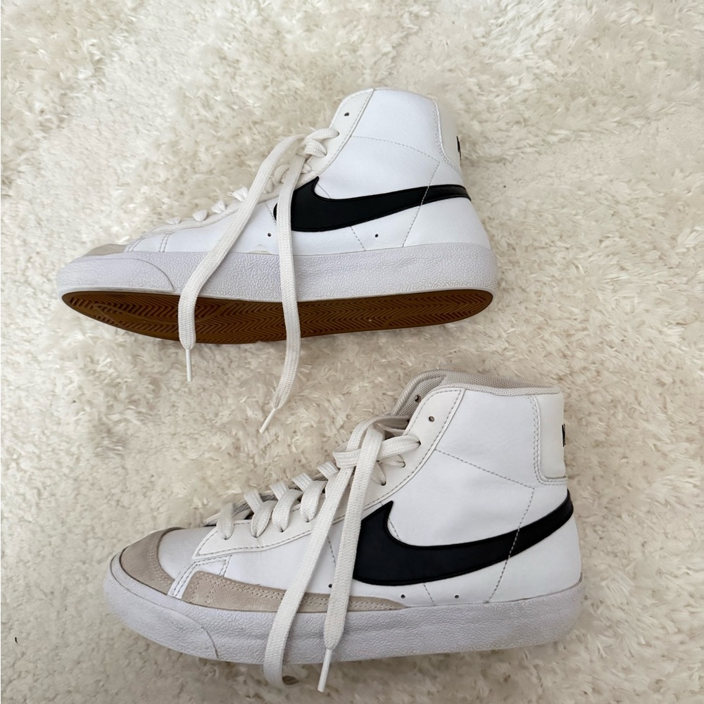 White High-Top blazers with Black Swoosh size 7.5 will wash before sending